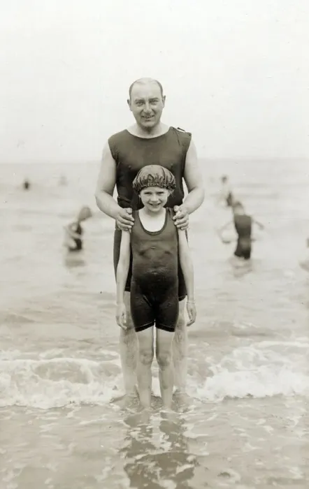 Framed Print : insertcaption Date: circa 1920s Framed Print : insertcaption Date: circa 1920s