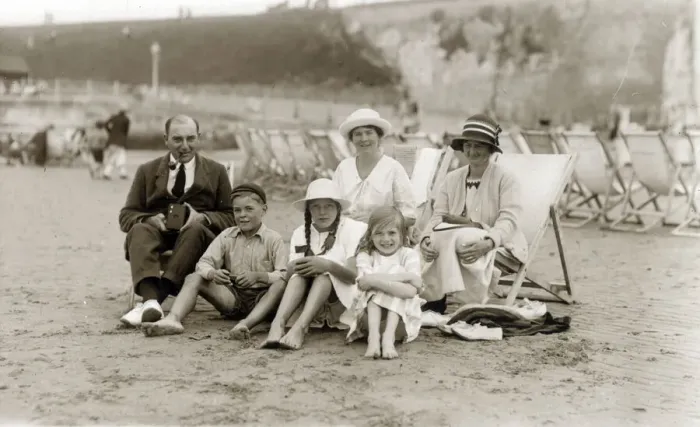 Framed Print : insertcaption Date: circa 1920s Framed Print : insertcaption Date: circa 1920s