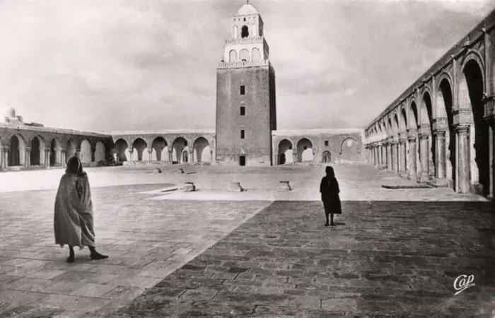 Framed Print : Inside the Grand Mosque at Kairouan, Tunisia, North Africa Framed Print : Inside the Grand Mosque at Kairouan, Tunisia, North Africa