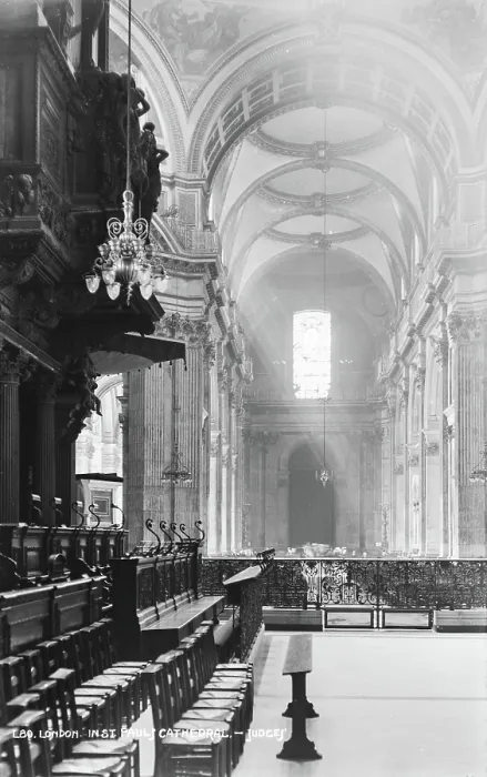 Framed Print : Inside St. Paul's Cathedral - Judges Area Framed Print : Inside St. Paul's Cathedral - Judges Area