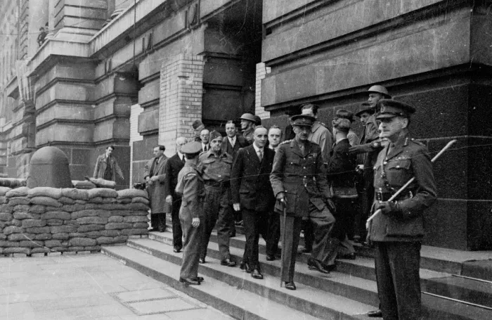 Framed Print : Inspection of Home Guard, County Hall, London, WW2 Framed Print : Inspection of Home Guard, County Hall, London, WW2
