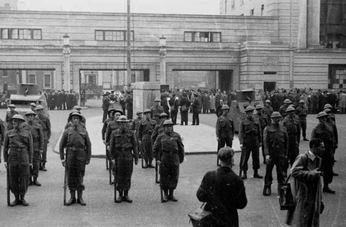 Framed Print : Inspection of Home Guard, County Hall, London, WW2 Framed Print : Inspection of Home Guard, County Hall, London, WW2