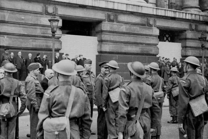 Framed Print : Inspection of Home Guard, County Hall, London, WW2 Framed Print : Inspection of Home Guard, County Hall, London, WW2