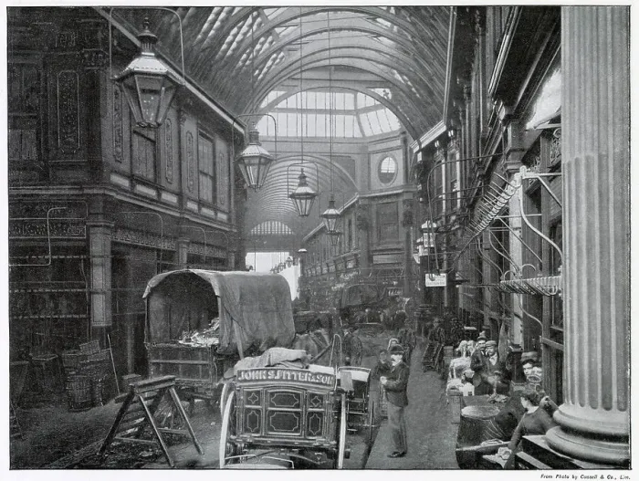 Framed Print : Interior of Leadenhall Market, covered market. Chief market for poultry and game, located in located on Gracechurch Street, London. Date: late 1890s Framed Print : Interior of Leadenhall Market, covered market. Chief market for poultry and game, located in located on Gracechurch Street, London. Date: late 1890s