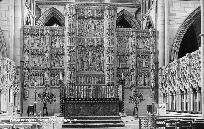 Framed Print : Interior of Truro Cathedral
