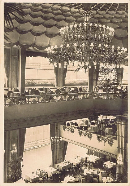 An interior view of the Caf Am Zoo in Berlin, 1920s