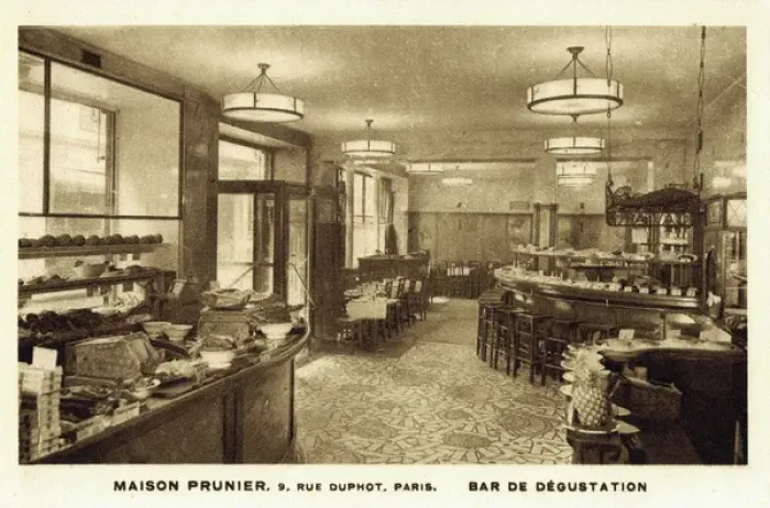 Framed Print : Interior view of Maison Prunier, Paris Framed Print : Interior view of Maison Prunier, Paris