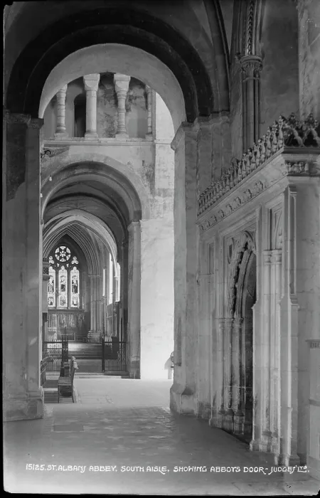 Framed Print : Interior View of St. Albans Abbey Framed Print : Interior View of St. Albans Abbey