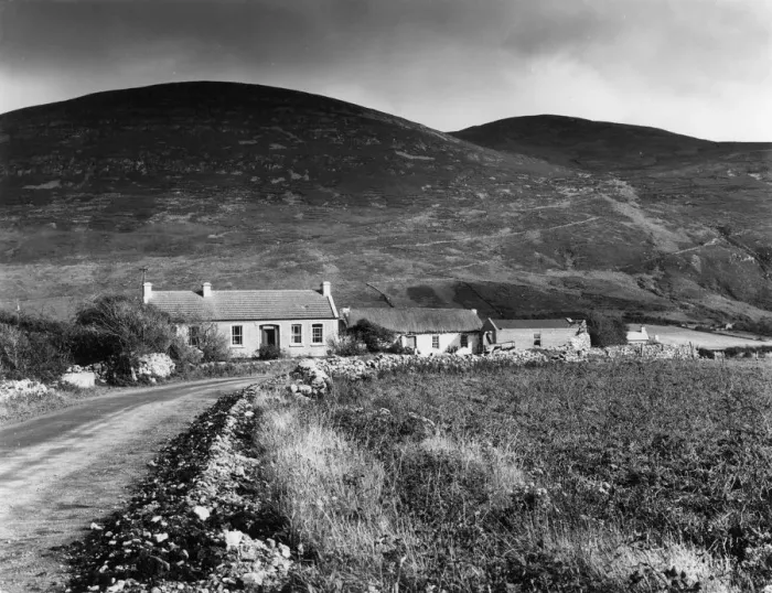 Framed Print : IRISH FARMSTEAD Framed Print : IRISH FARMSTEAD