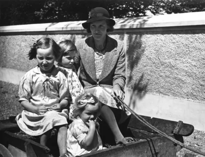 Framed Print : Irish Mother & Girls Framed Print : Irish Mother & Girls