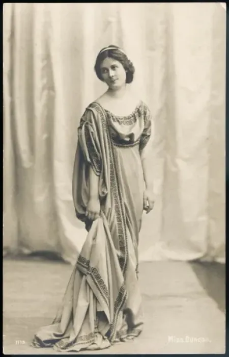 Framed Print : Isadora Duncan / Robe Framed Print : Isadora Duncan / Robe