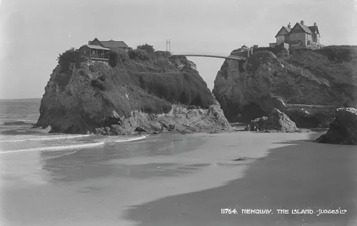 Framed Print : The Island, Newquay Framed Print : The Island, Newquay