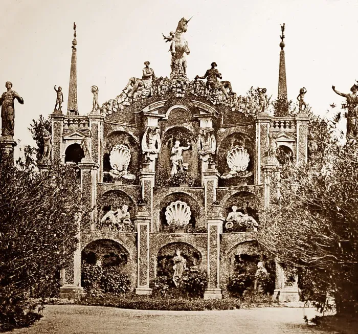 Framed Print : Isola Bella Gardens near Lake Maggiore, Italy Framed Print : Isola Bella Gardens near Lake Maggiore, Italy