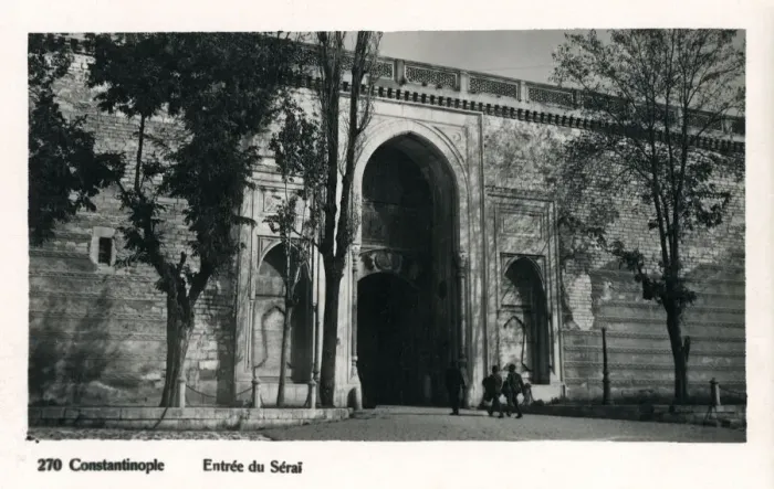 Framed Print : Istanbul, Turkey - Gate of the Topkapi Palace Framed Print : Istanbul, Turkey - Gate of the Topkapi Palace