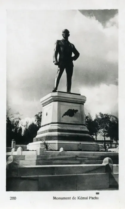 Framed Print : Istanbul, Turkey - Statue of Ataturk at Seraglio Point Framed Print : Istanbul, Turkey - Statue of Ataturk at Seraglio Point