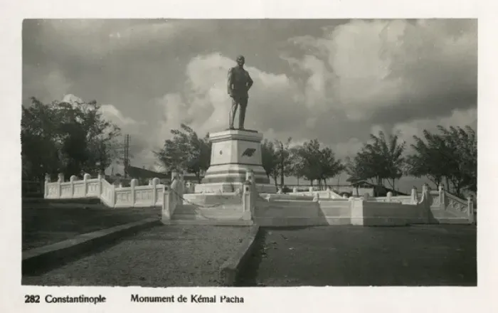 Framed Print : Istanbul, Turkey - Statue of Ataturk at Seraglio Point Framed Print : Istanbul, Turkey - Statue of Ataturk at Seraglio Point