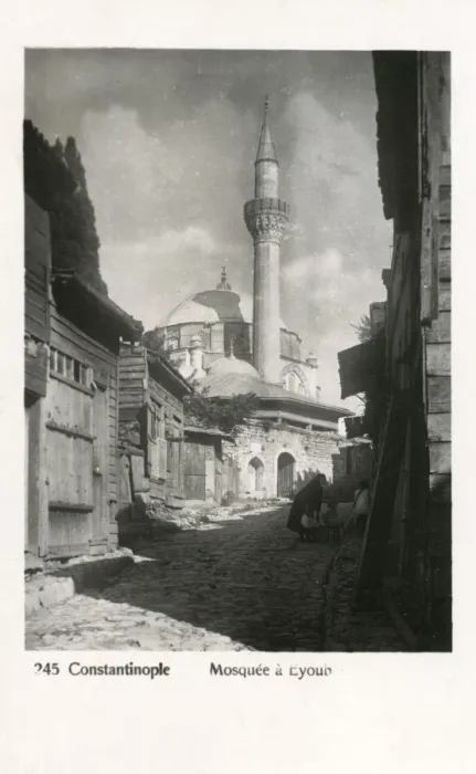 Framed Print : Istanbul, Turkey - Street Mosque near Eyub Framed Print : Istanbul, Turkey - Street Mosque near Eyub
