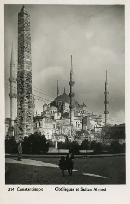 Framed Print : Istanbul, Turkey - Sultanahmet Mosque & Walled Obelisk Framed Print : Istanbul, Turkey - Sultanahmet Mosque & Walled Obelisk