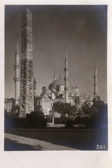 Framed Print : Istanbul - Walled Obelisk and Sultanahmet Mosque Framed Print : Istanbul - Walled Obelisk and Sultanahmet Mosque
