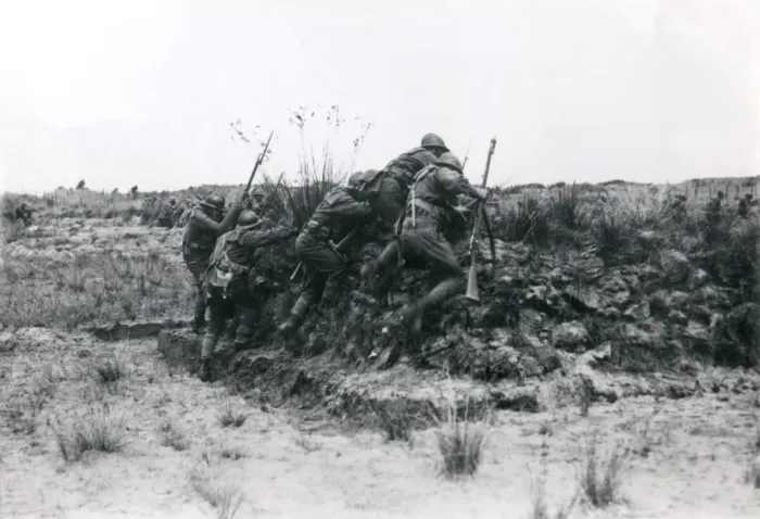 Framed Print : Italian soldiers in action near Piave River, Italy, WW1 Framed Print : Italian soldiers in action near Piave River, Italy, WW1