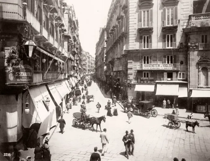 Framed Print : Italy - Napoli, Naples, Via Roma, pedestrians, horse traffic
