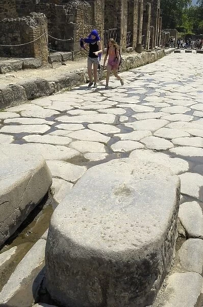ITALY. Pompeii. Via della Fortuna. Roman art. Early