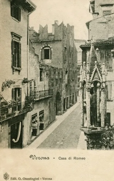 Framed Print : Italy - Verona - Casa di Romeo Framed Print : Italy - Verona - Casa di Romeo
