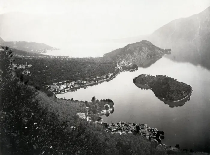 Framed Print : Italy - villages along the lake shore, Lake Como Framed Print : Italy - villages along the lake shore, Lake Como