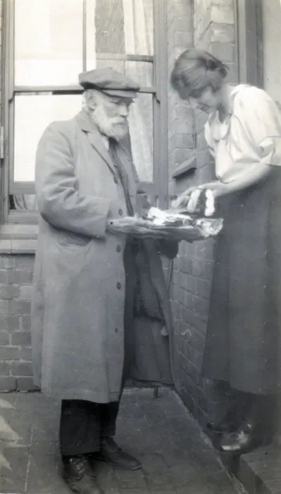 Framed Print : Itinerant doorstep peddlar / seller of accoutrement for sewing Framed Print : Itinerant doorstep peddlar / seller of accoutrement for sewing