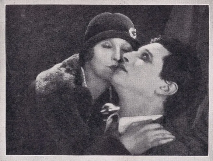 Framed Print : Ivor Novello and June in The Lodger (1926) Framed Print : Ivor Novello and June in The Lodger (1926)