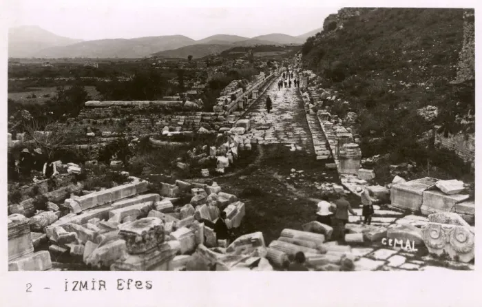 Framed Print : Izmir, Turkey - Ephesus (Efes) Framed Print : Izmir, Turkey - Ephesus (Efes)