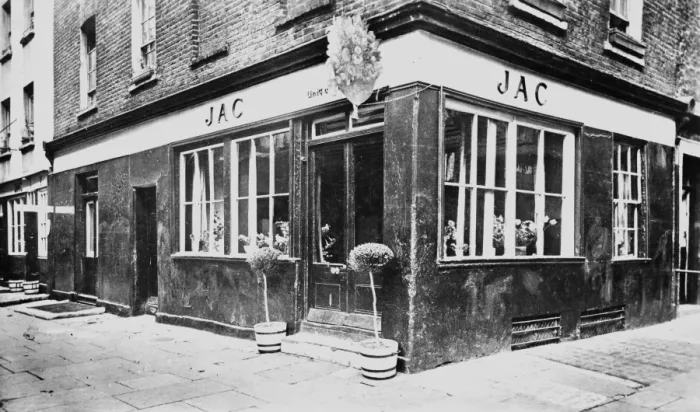 Framed Print : JAC flower shop, 1 St Christophers Place, London Framed Print : JAC flower shop, 1 St Christophers Place, London
