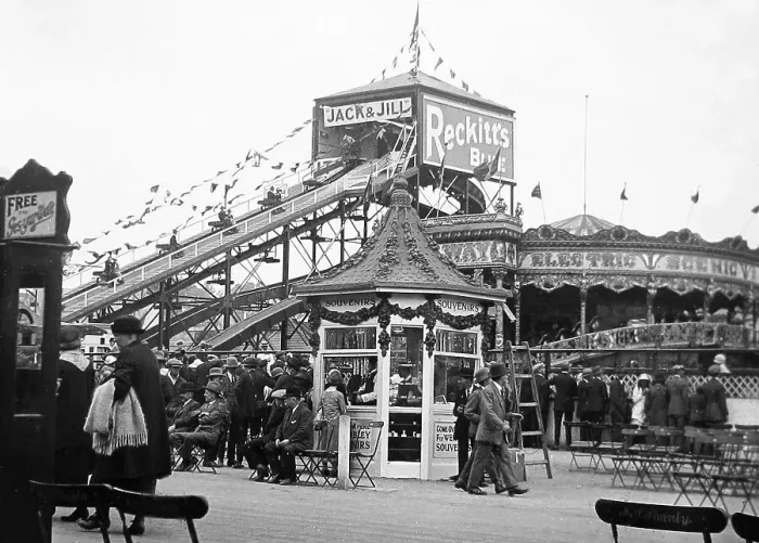 Framed Print : The Jack and Jill ride at the British Empire Exhibition Framed Print : The Jack and Jill ride at the British Empire Exhibition