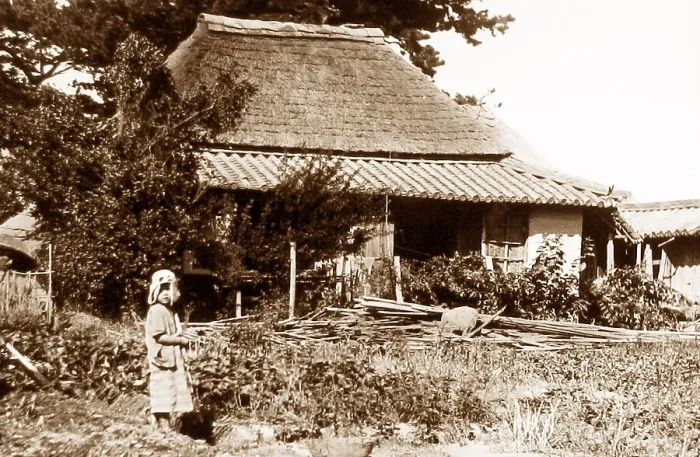 Framed Print : Japan - farmer's home early 1900s Framed Print : Japan - farmer's home early 1900s