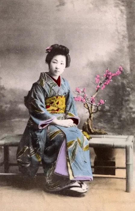 Framed Print : Japan - Geisha Girl - Studio portrait Framed Print : Japan - Geisha Girl - Studio portrait