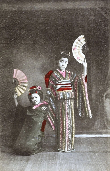 Japan - Japanese Geisha Girls posing with fans
