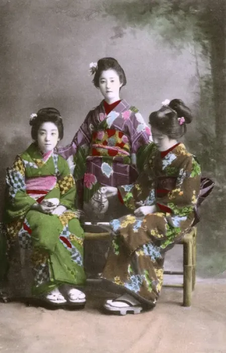 Framed Print : Japan - Three Japanese Geisha - Studio Photographic Portrait Framed Print : Japan - Three Japanese Geisha - Studio Photographic Portrait