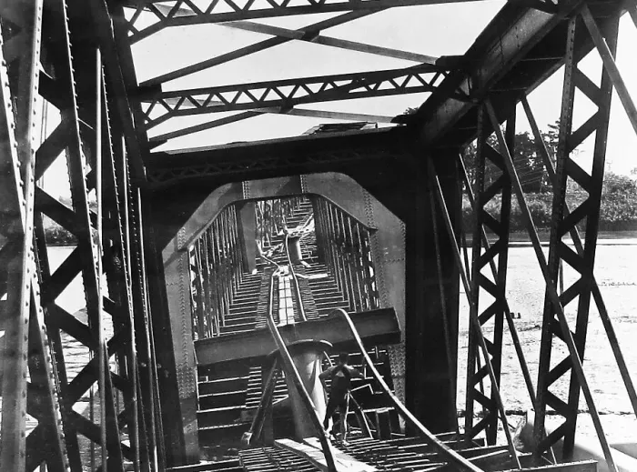 Framed Print : Japan - Nagara-Gawa railway bridge after an earthquake Framed Print : Japan - Nagara-Gawa railway bridge after an earthquake