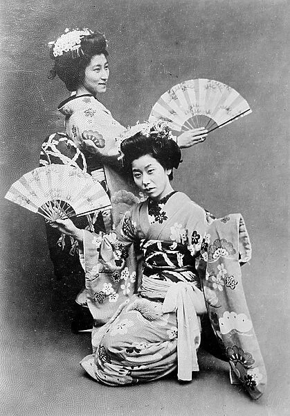 Japanese Dancers 1930S