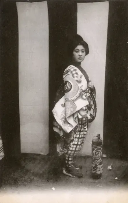 Framed Print : Japanese theatrical performer