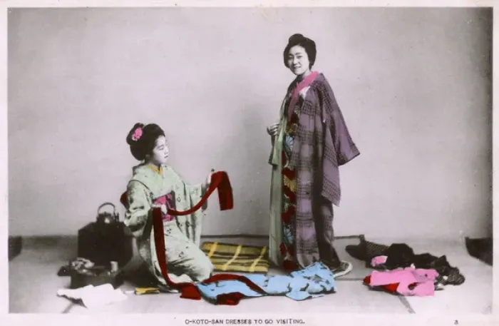 Framed Print : Japanese Woman O-Koto-San dresses to go out visiting Framed Print : Japanese Woman O-Koto-San dresses to go out visiting