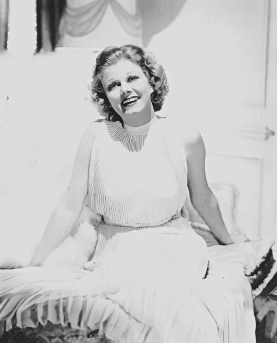 Framed Print : Jean Harlow in one of her white pleated gowns Framed Print : Jean Harlow in one of her white pleated gowns