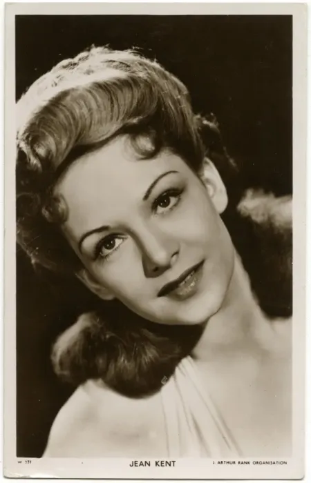 Framed Print : Jean Kent (Joan Summerfield) (1921 - 2013), British film actress of the 1940s Framed Print : Jean Kent (Joan Summerfield) (1921 - 2013), British film actress of the 1940s