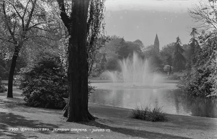 Framed Print : Jephson Gardens Fountain Framed Print : Jephson Gardens Fountain