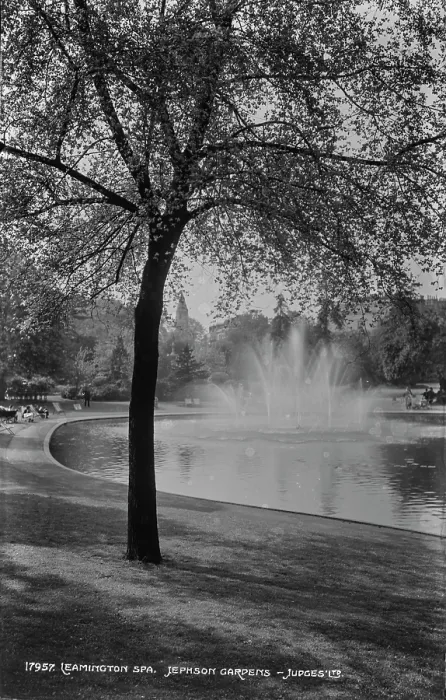 Framed Print : Jephson Gardens in Leamington Spa Framed Print : Jephson Gardens in Leamington Spa
