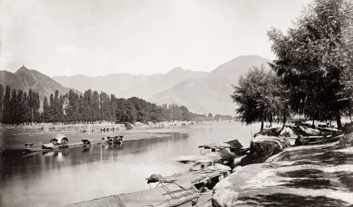 Framed Print : Jhelum River, Munshi Bagh, Srinagar City India Framed Print : Jhelum River, Munshi Bagh, Srinagar City India