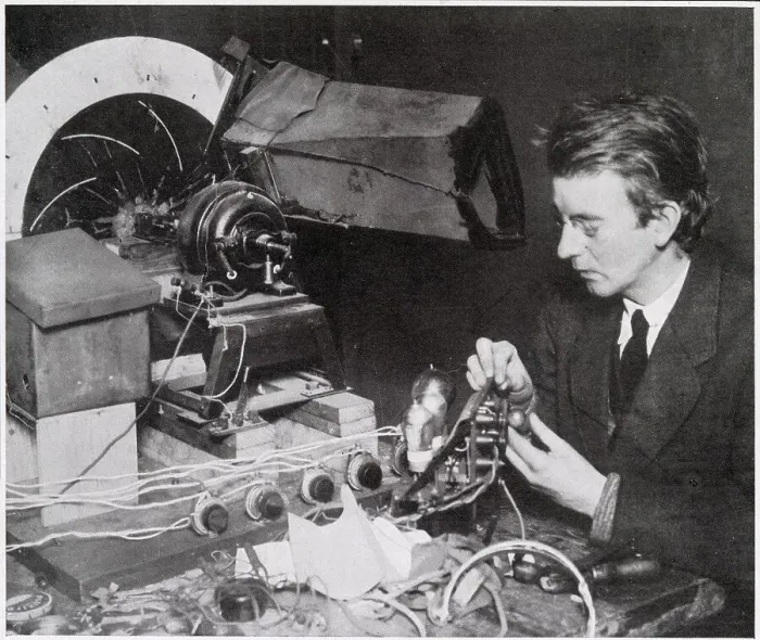 Framed Print : John Logie Baird transmitting a moving picture 1926 Framed Print : John Logie Baird transmitting a moving picture 1926