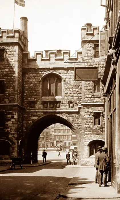 Framed Print : Johns Gate, Clerkenwell, London Framed Print : Johns Gate, Clerkenwell, London