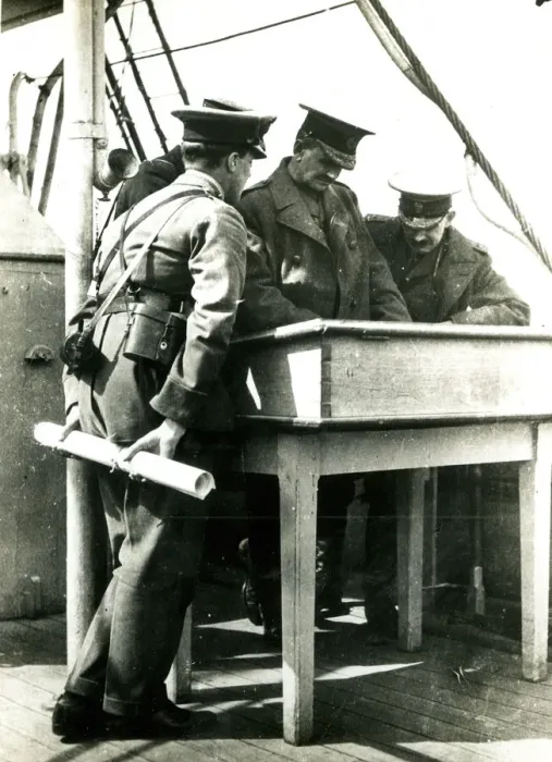 Framed Print : Joint commanders Hamilton and d Amade, WW1 Framed Print : Joint commanders Hamilton and d Amade, WW1
