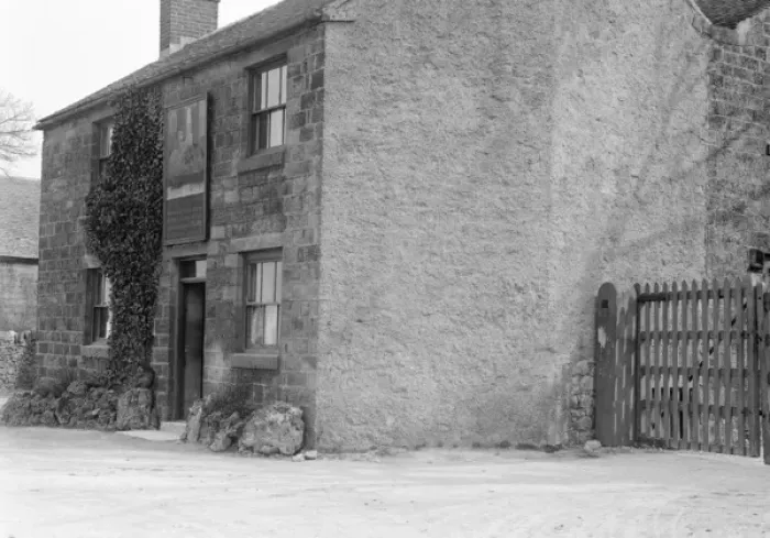 Framed Print : Jug and Glass Inn, Hartington Framed Print : Jug and Glass Inn, Hartington